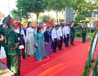 Lãnh đạo phường Nha Trang dâng hương kỷ niệm 81 năm Ngày Nha Trang – Khánh Hoà kháng chiến 23/10